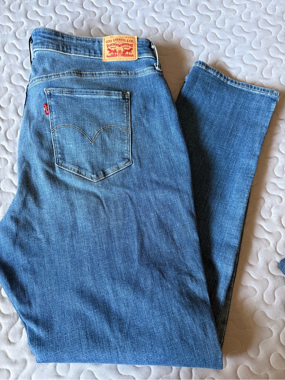 Levi’s 311 Shaping Skinny